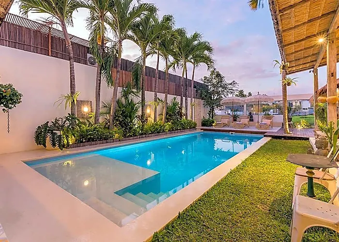 ホテル Pool 7bed Yoga Gym Cinema 10min Canggu 4*