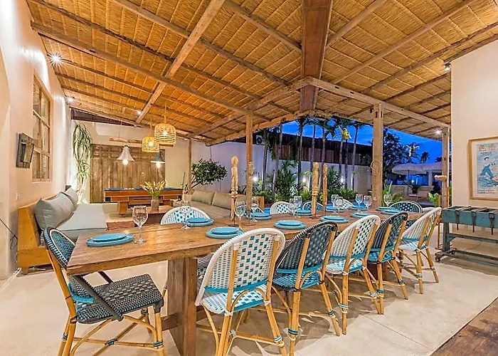 ホテル Pool 7bed Yoga Gym Cinema 10min Canggu 4*